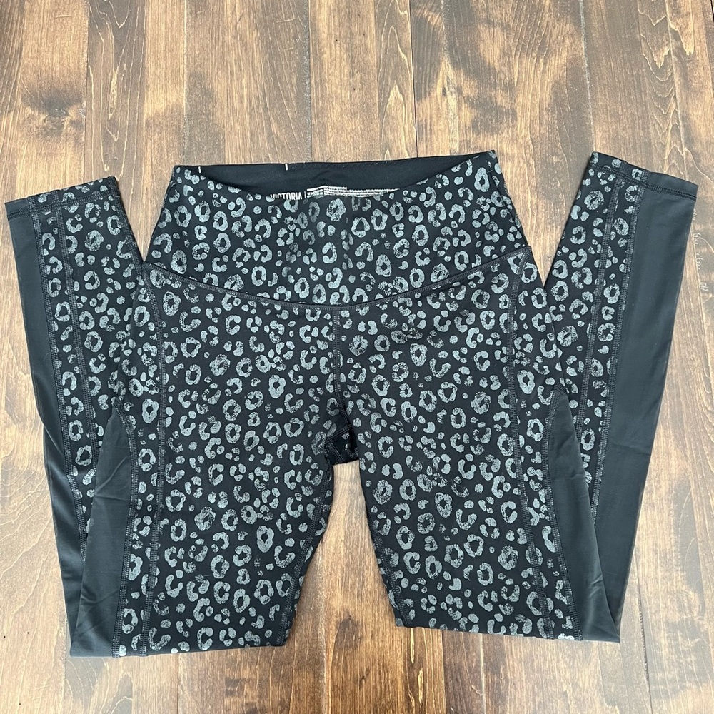 Victoria Sport Black Leopard Print Leggings